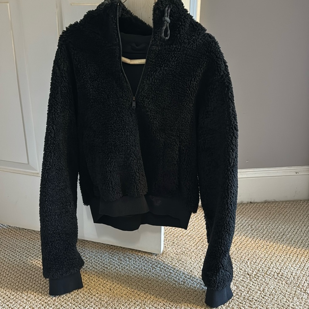 Lululemon athletica tops lululemon textured fleece 1/2 zip!